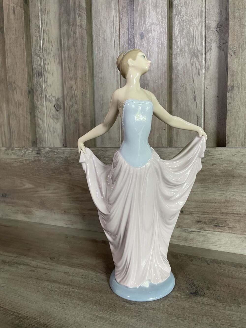 Lladro Porcelain Figurine 'Dancer' #5050 - Picture 2 of 6